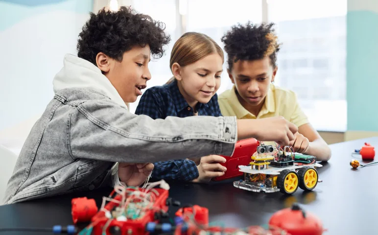 Incorporate play To Teach Preschoolers Robotics