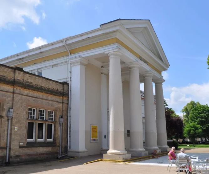 Leicester Museum And Art Gallery