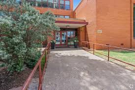 William B. Travis Academy / Vanguard For A